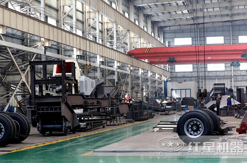 可流動的全自動錘式粉碎機(jī)車間生產(chǎn)，工匠精神，性能優(yōu)良