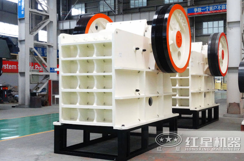 鄂式破碎機時產1-2200t/h，進料125-1200mm